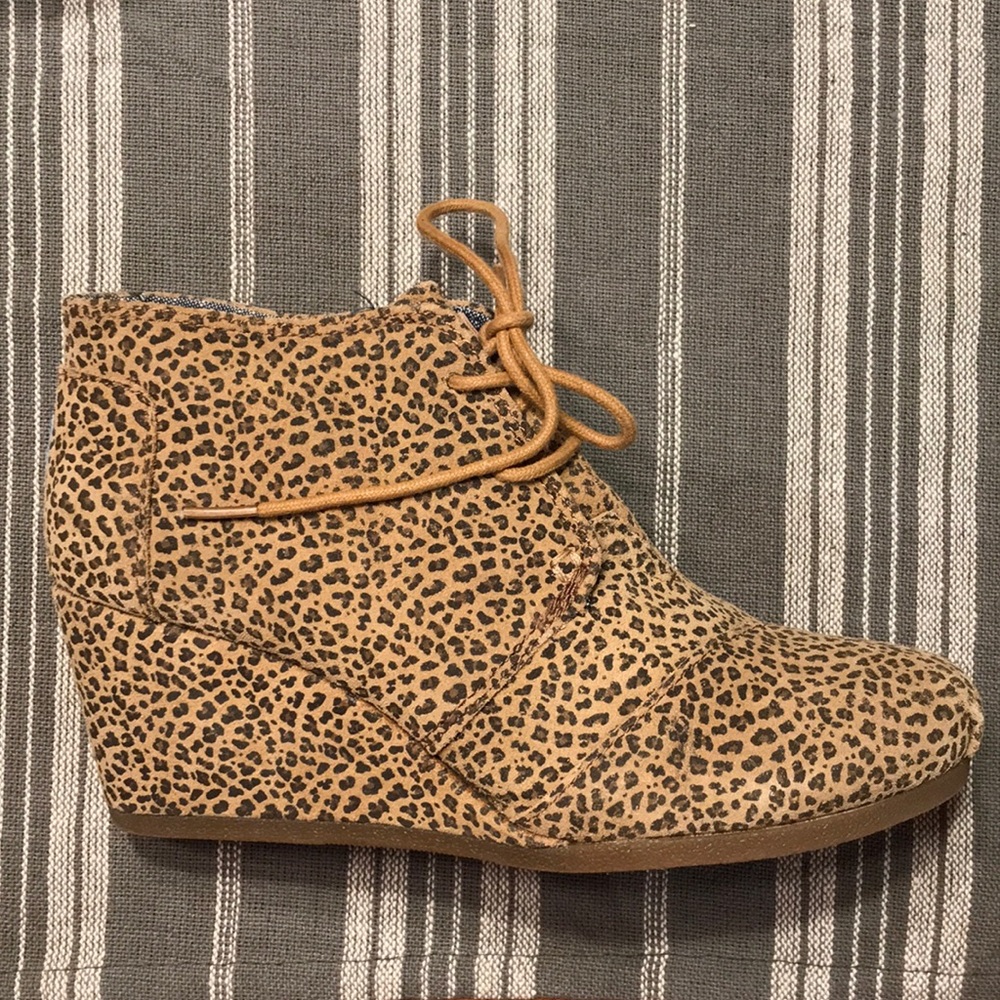 Toms cheetah suede wedges